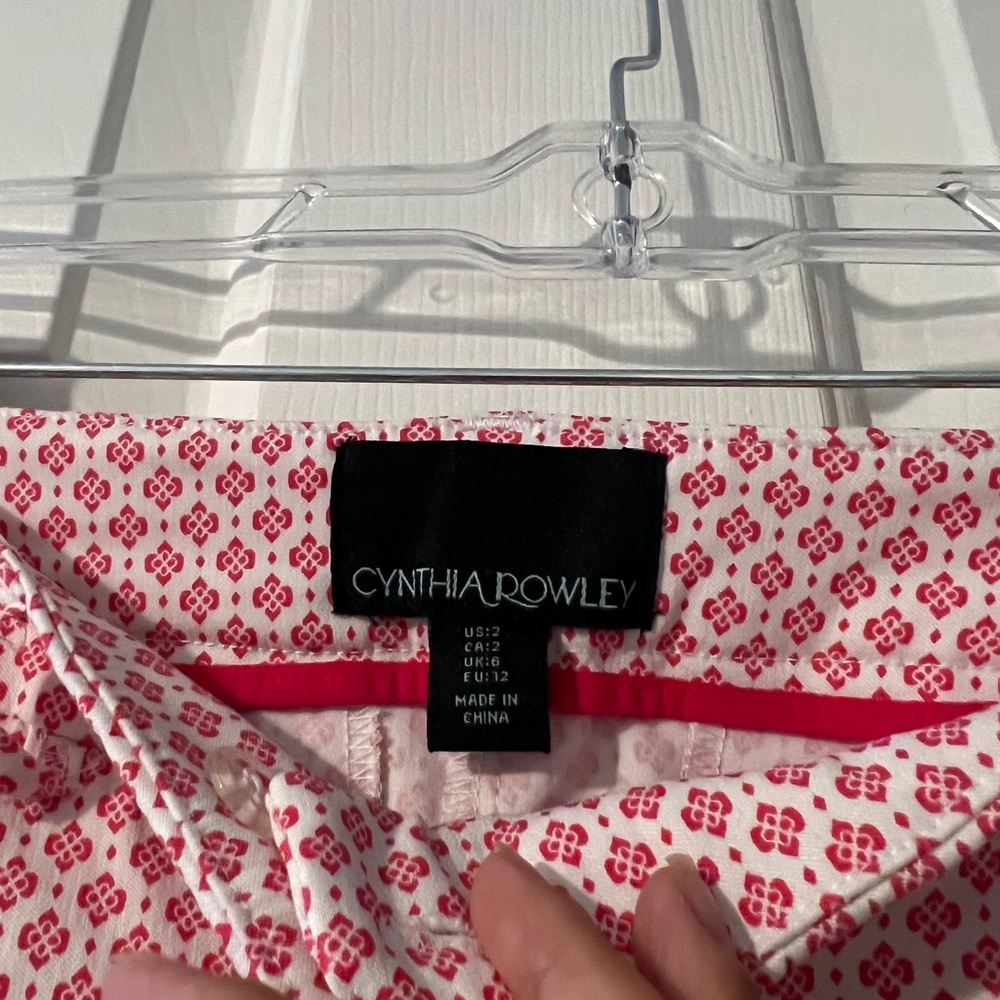 Pink Patterned Cropped Pants - Picture 2 of 2